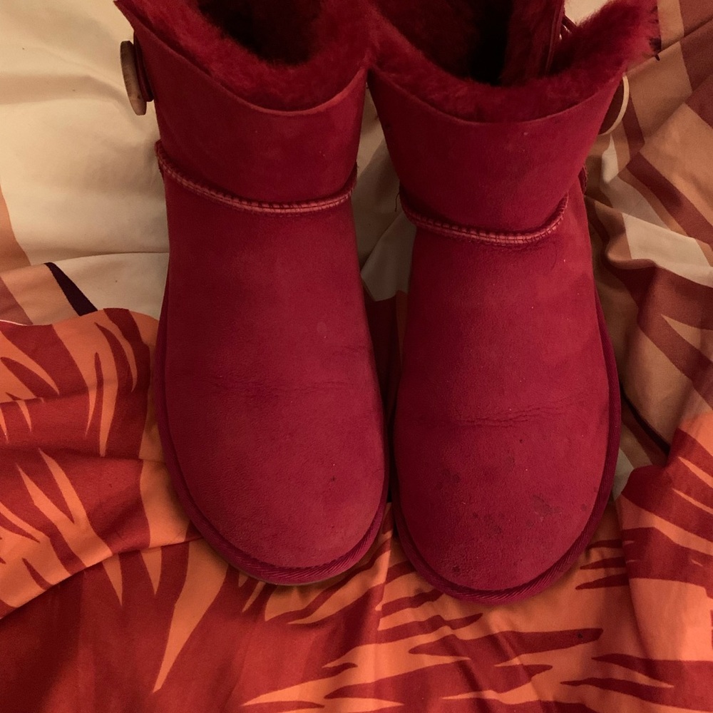 Red UGG Size 9